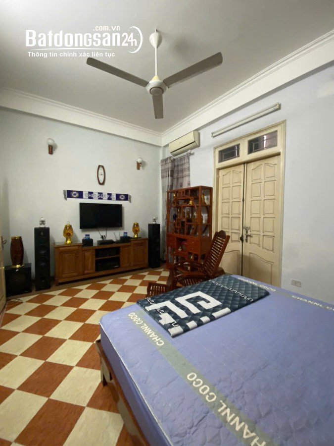 Bán nhà, cách hồ Linh Quang Đống Đa  vài bước chân giá chỉ 9,75 tỷ, 