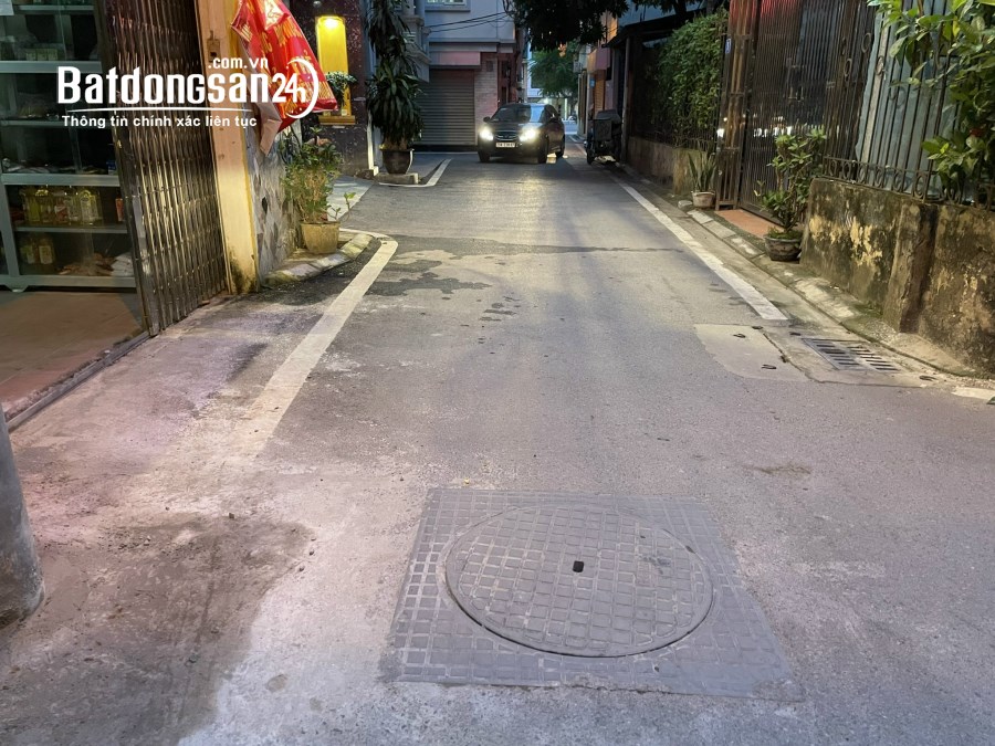 Bán đất Cổ Linh Phố Trạm,1 nhà ra phố, ngõ to 2 ô tô