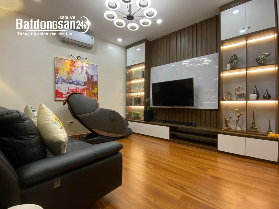 Cực Đẹp! Bán nhà mặt phố Triệu Việt Vương, 30m2 x 5 tầng, mặt tiền