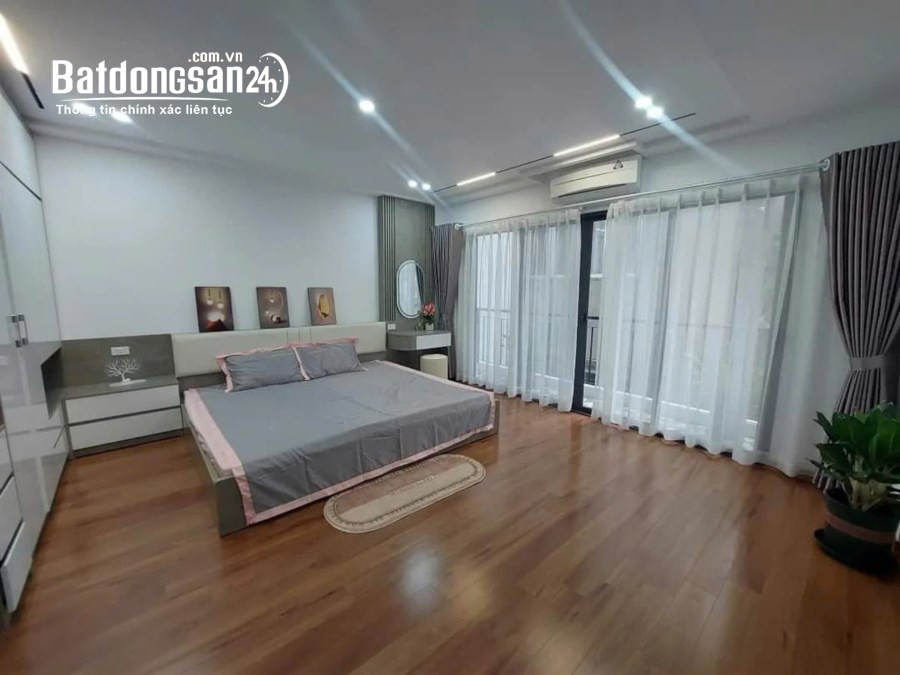 Cực phẩm phố Chùa Láng 36m2, 5T, MT6m lô góc 2 thoáng Gara ô tô gần Hồ Láng