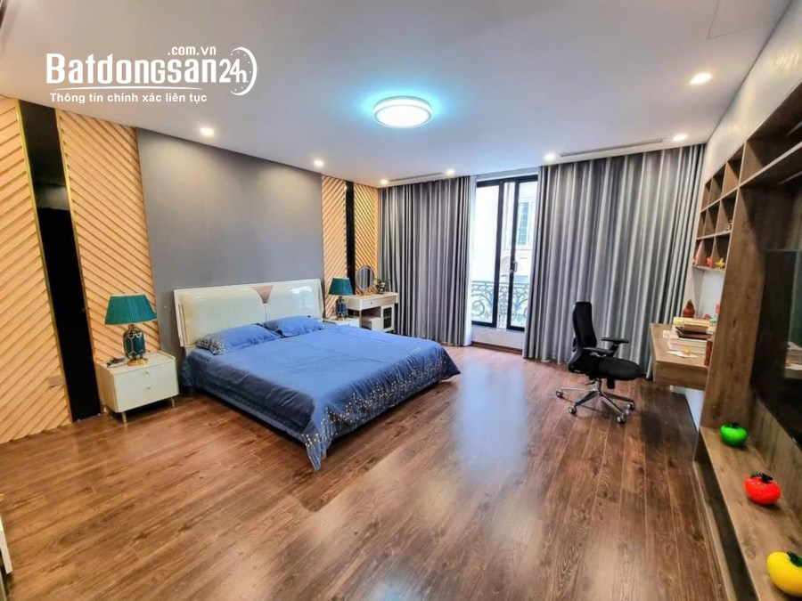 Cực phẩm phố Chùa Láng 36m2, 5T, MT6m lô góc 2 thoáng Gara ô tô gần Hồ Láng