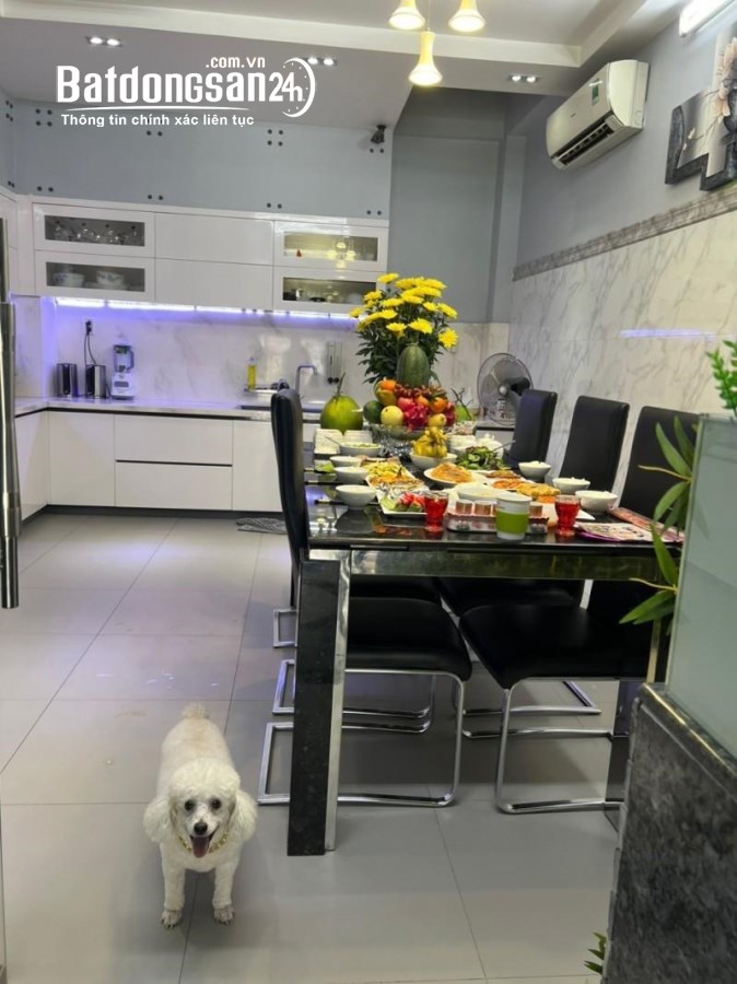 *Bán nhà mặt tiền  trục CMT8 phường 7 Tân Bình*  trục CMT8