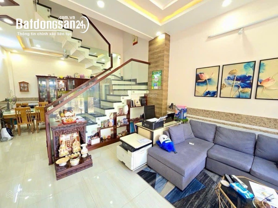 Bán nhà 4 tầng Lê Văn Việt, ngay Vincom Plaza, 85m2, ngang 5m