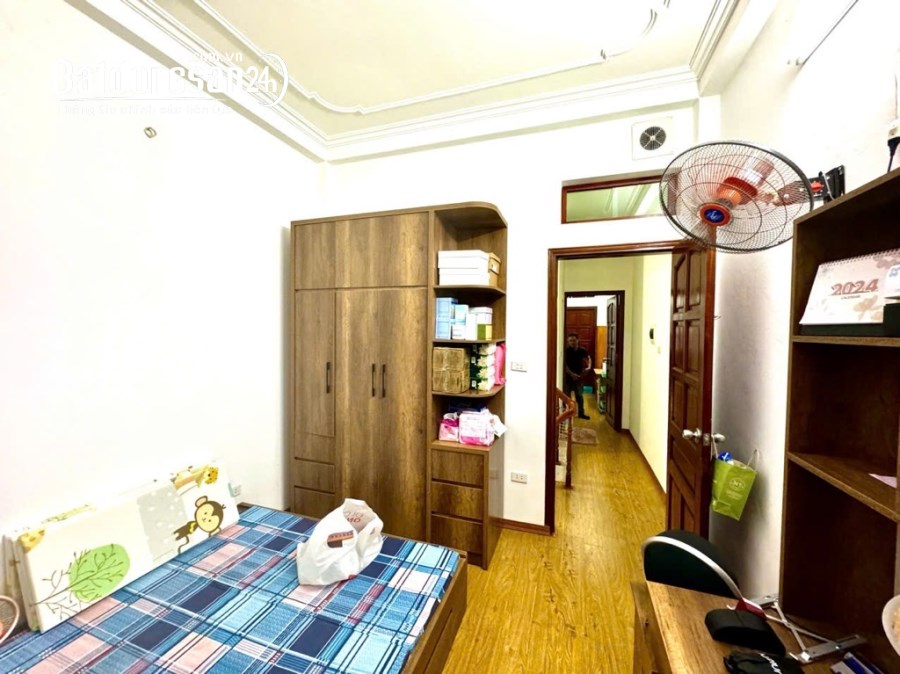 NHÀ HIẾM KHÚC THỪA DỤ-CẦU GIẤY-3 BƯỚC CHÂN RA PHỐ-40M-4PN-GIÁ 9.3TỶ
