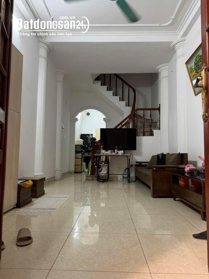 NHÀ HIẾM KHÚC THỪA DỤ-CẦU GIẤY-3 BƯỚC CHÂN RA PHỐ-40M-4PN-GIÁ 9.3TỶ