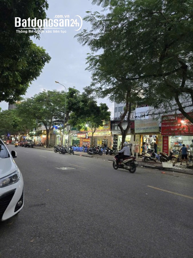 Siêu Hót 61m đất vàng Phố Trạm, Long Biên, Ngõ ô tô tránh, Chỉ 5,7