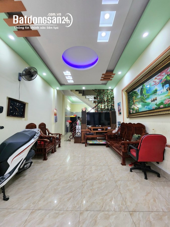 Bán nhà Khúc Thừa Dụ - Lê Chân, 46m 3 tầng, độc lập, taxi đỗ cửa