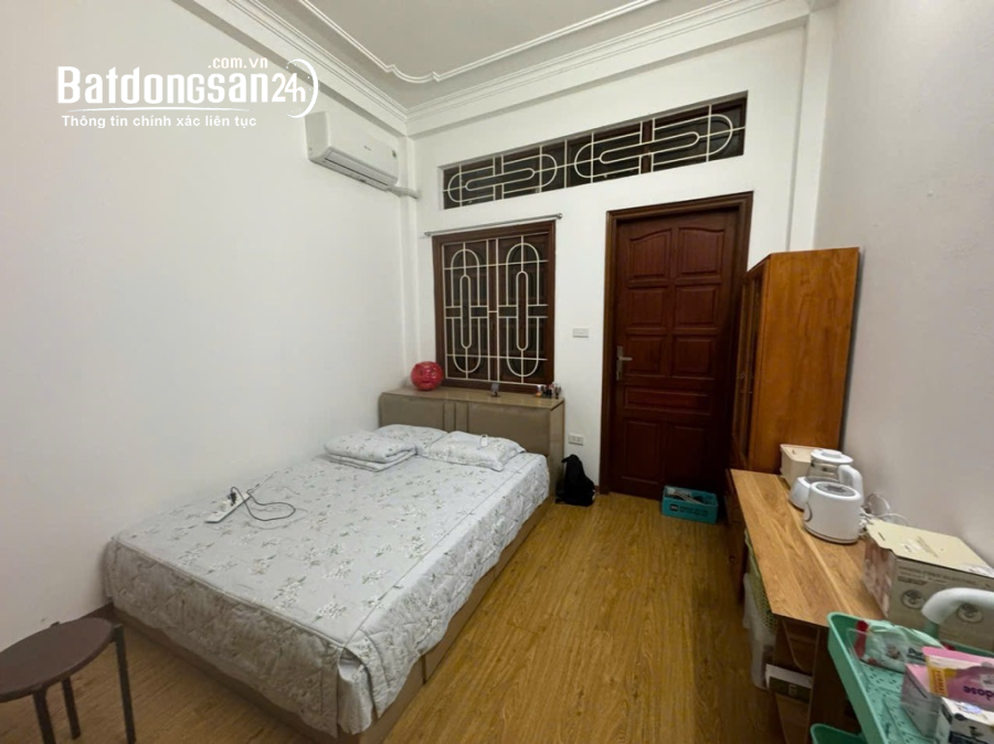 Nhà đẹp Khúc Thừa Dụ,Cầu Giấy, Ngõ nông, 50m ra phố, An sinh tốt, Đầy đủ nội thất,40m