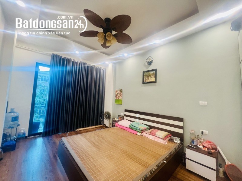 Bán nhà Bồ Đề,Long Biên 4 tầng,45m oto tránh,kinh doanh nhỉnh 7 tỷ