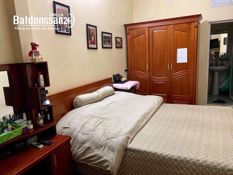 Cho thuê nhà Hào Nam Đống Đa 48m x 5T - 5 ngủ , 4 VS giá 18 triệu, KD online, nhóm