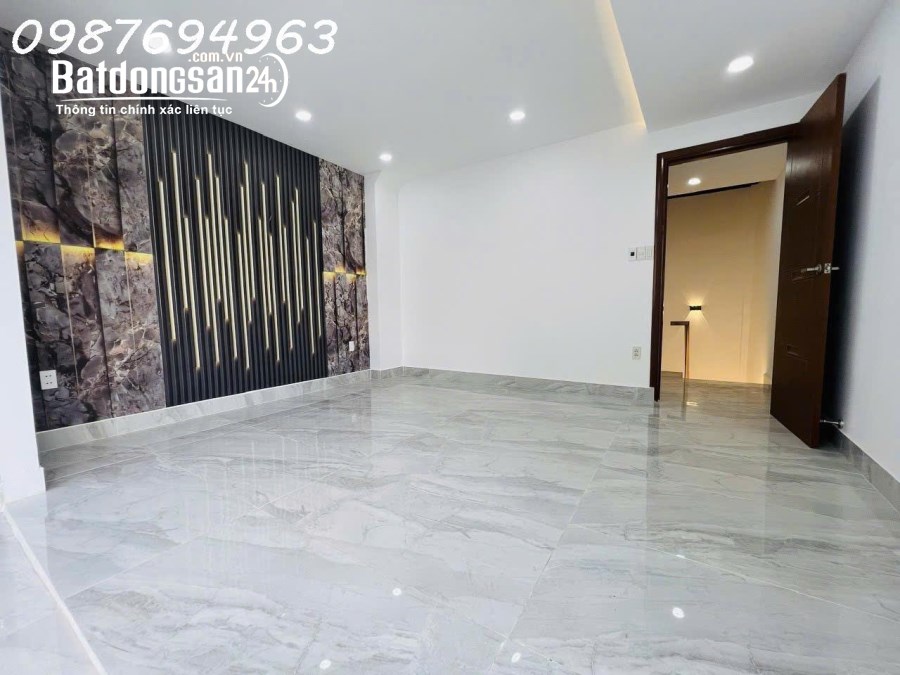 QUẬN 4, TÔN THẤT THUYẾT - CÁCH VÀI CĂN RA MẶT TIỀN, NHÀ ĐẸP VÀO Ở