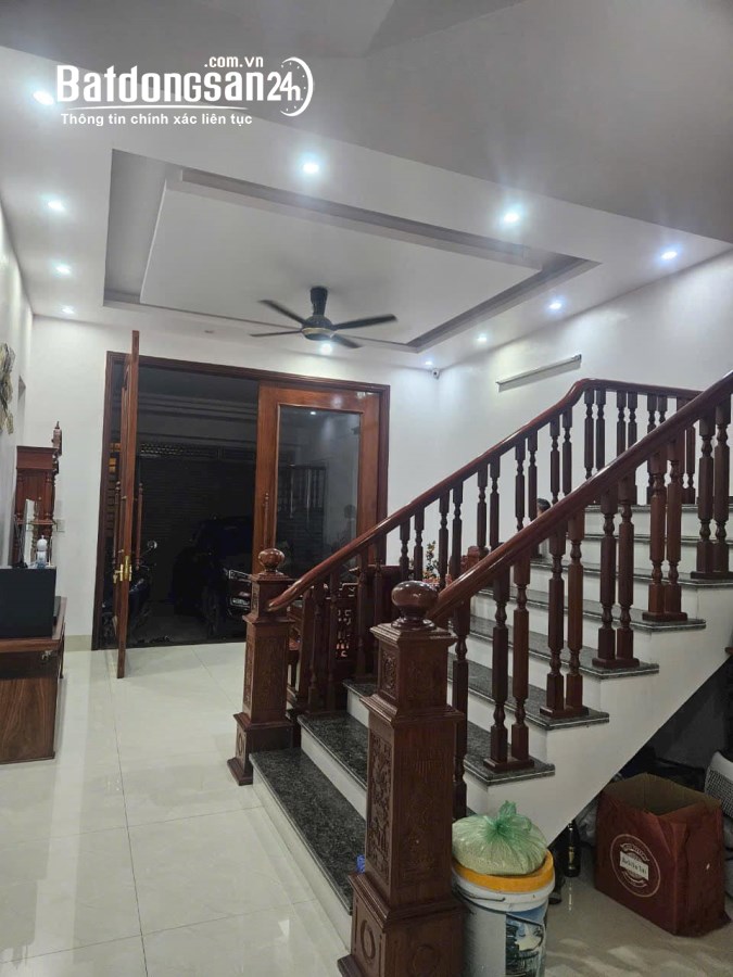 Bán nhà 3.5T, mặt phố khu Đông Nam Cường, TP Hải Dương 98m2, mt 5m, nhà đẹp,