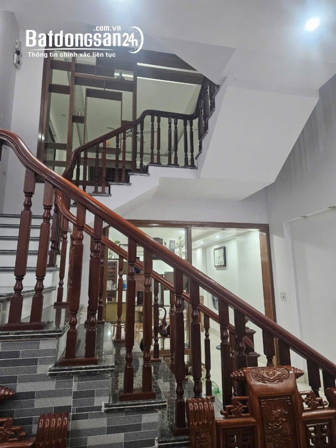 Bán nhà 3.5T, mặt phố khu Đông Nam Cường, TP Hải Dương 98m2, mt 5m, nhà đẹp,