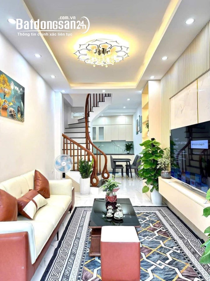 Bán Nhà Phố Văn Trì ( Phú Minh ) Quận Bắc Từ Liêm, 31/33m2 x 5 tầng, mới,