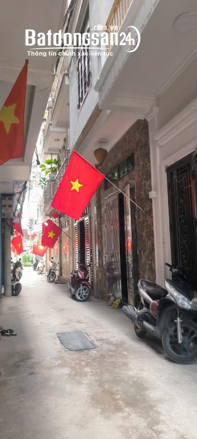 Nhà 4 tầng đường Lý Sơn, LongBiên