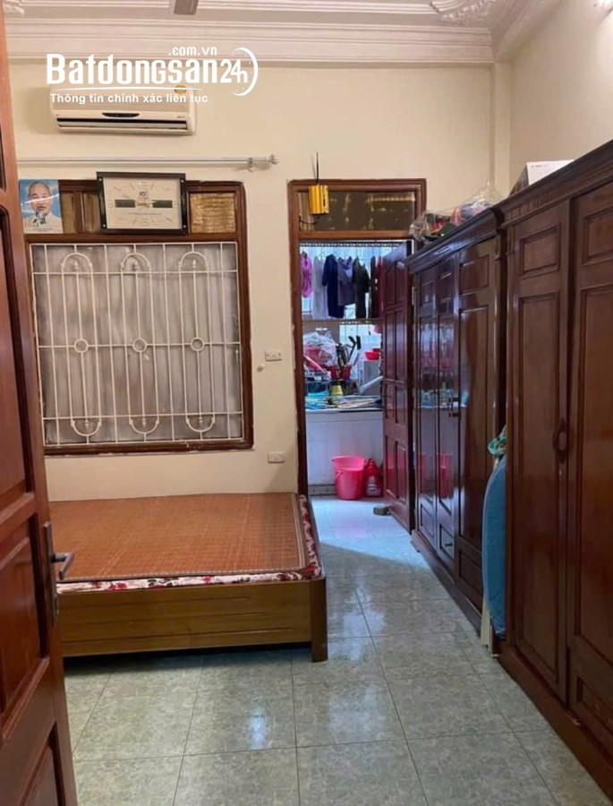 Bán nhà  Khúc Thừa Dụ Cầu Giấy 52m x 4T giá 10.6 tỷ, 15m ô tô, gần công viên Cầu Giấy