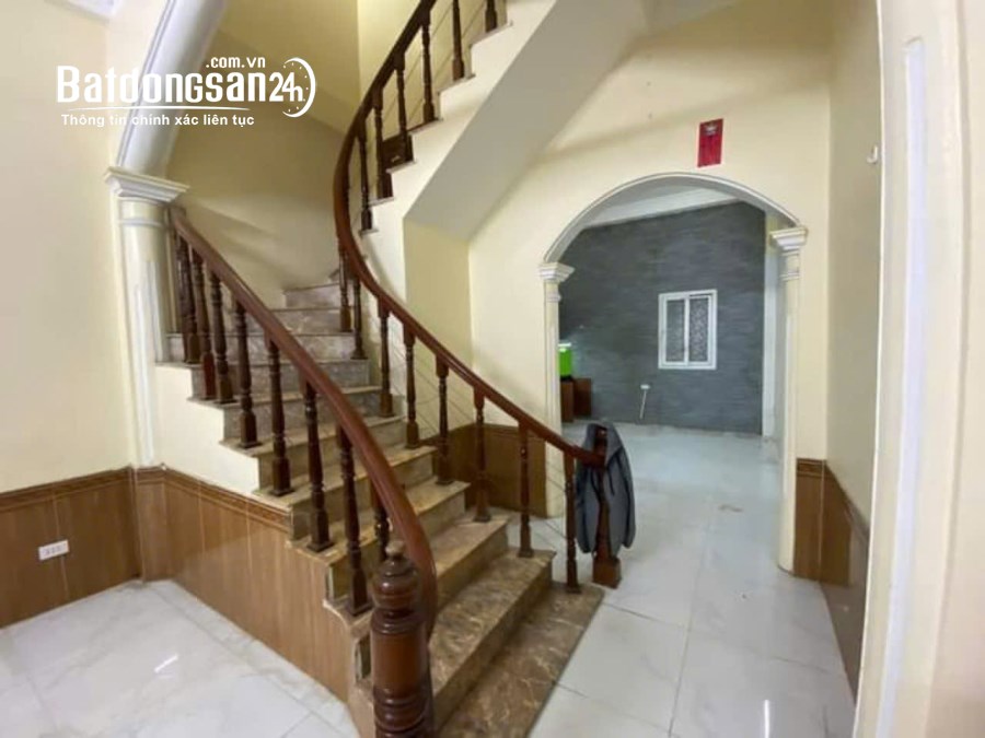 Cho thuê nhà Xuân Đỉnh 48m x4T tổng 5PN ngay cổng chào Xuân La - Xuân Đỉnh giá 12 tri