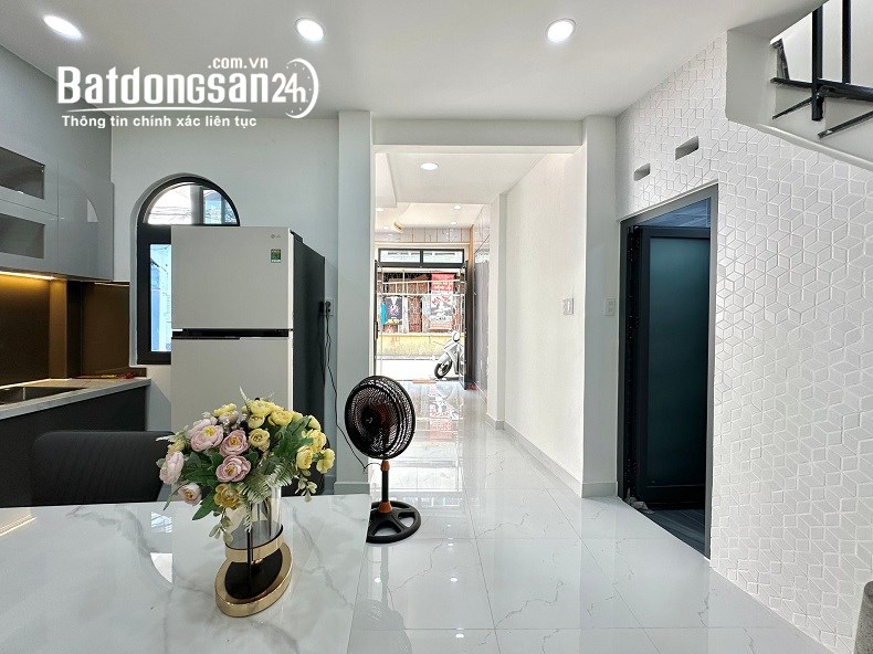 Bán nhà MT KD Cao Thắng, P17, Phú Nhuận, 28m2, 2 tầng, nhỉnh 5 tỷ,