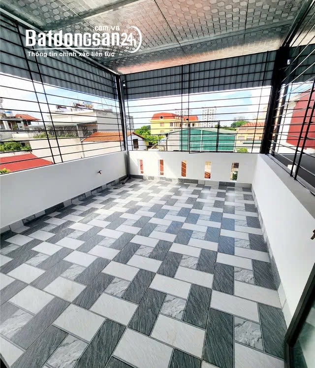 NHÀ ĐẸP- PHÂN LÔ - Ô TÔ QUA LÝ SƠN - LONG BIÊN 48M2, 5 TẦNG, MẶT TIỀN
