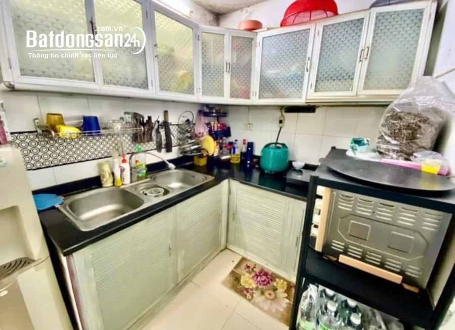 Bán tập thể T1 Mai Dịch Cầu Giấy 48m giá 3.56 tỷ, nhà đẹp, ngõ ô tô, kinh doanh