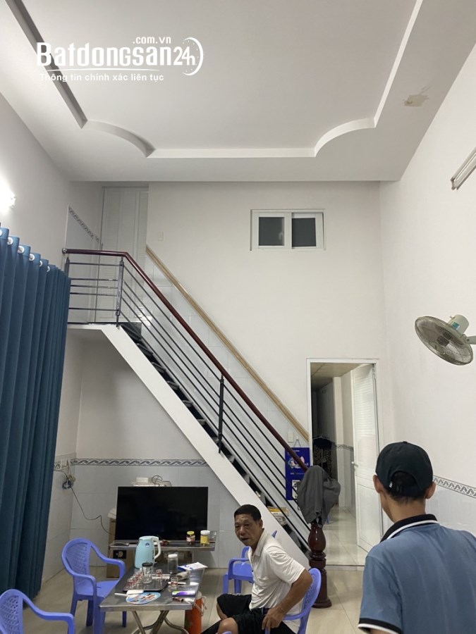 Bán nhà góc 2 mặt tiền HXH Bình Thành, Bình Tân, 4x28m, 2 tầng, 3 phòng ngủ, 3WC