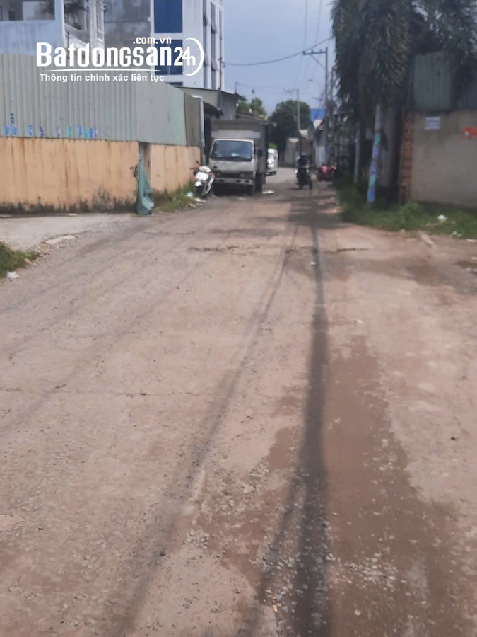 Bán nhà góc 2 mặt tiền HXH Bình Thành, Bình Tân, 4x28m, 2 tầng, 3 phòng ngủ, 3WC
