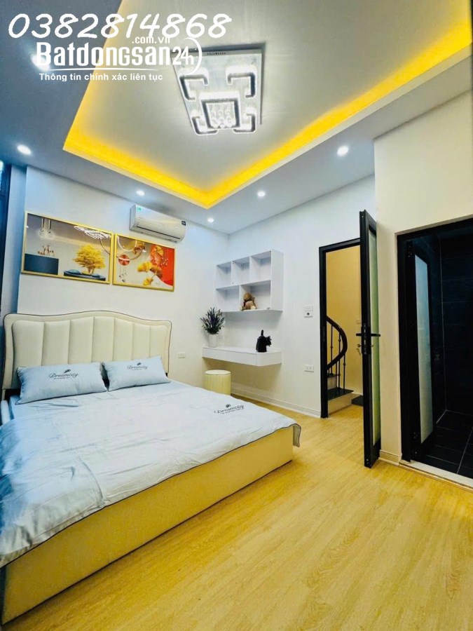 VĂN CHƯƠNG 1 -ĐỐNG ĐA-THANG MÁY-DT:30M2- 5,5 TẦNG -MẶT TIỀN 4,5M 