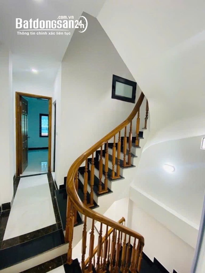 Bán nhà Nguyễn Hoàng Tôn, Tây Hồ 48m x 5 tầng x MT4m, dân xây, ngõ