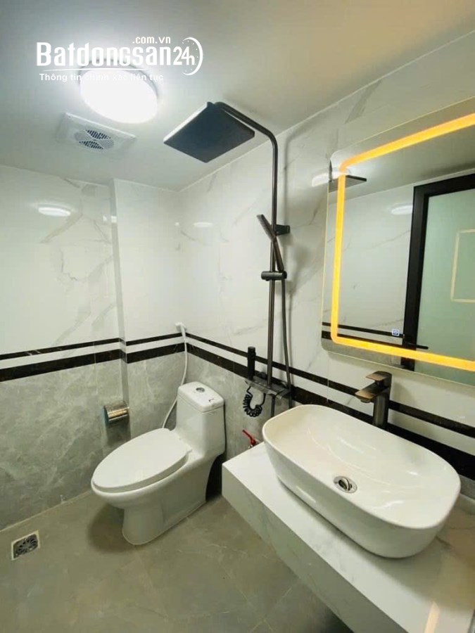 Bán nhà Nguyễn Hoàng Tôn, Tây Hồ 48m x 5 tầng x MT4m, dân xây, ngõ