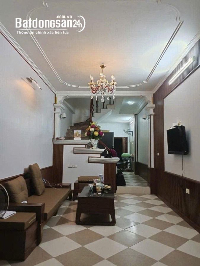 Tòa nhà 3 tầng - 70m² - Ô tô đỗ cửa - Giá 8.x tỷ - Quang Trung, Hà Đông**