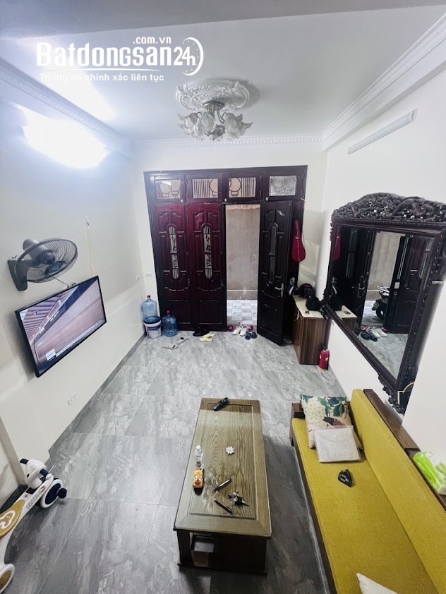 BÁN nhà Pháo Đài Láng DT 38m2 , 5 TẦNG, MT 3,4m Bán 9 tỷ