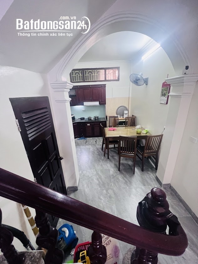BÁN nhà Pháo Đài Láng DT 38m2 , 5 TẦNG, MT 3,4m Bán 9 tỷ