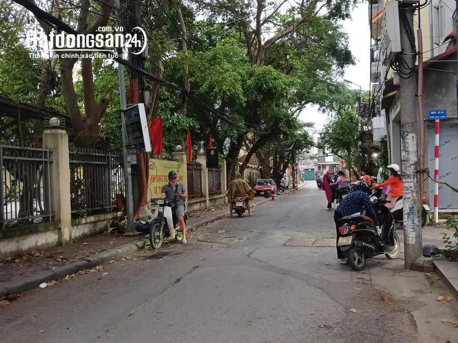 Bán đất mặt ngõ Hoa Lâm, đường ô tô, mặt tiền rộng, 76m2 ~ 6 tỷ, Quận Long Biên