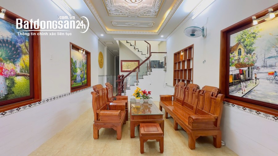 Nhà mặt tiền kinh doanh gần chợ Dĩ An, 115m ngang 4,4m sân ô tô, TP Dĩ An