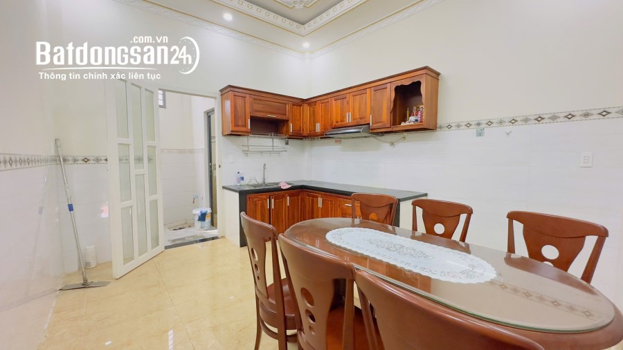 Nhà mặt tiền kinh doanh gần chợ Dĩ An, 115m ngang 4,4m sân ô tô, TP Dĩ An