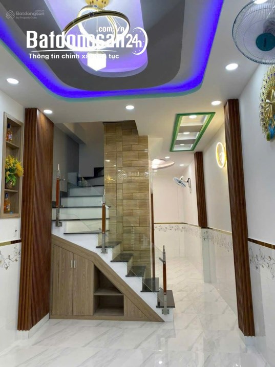 Nhà nằm hẻm 1 xẹc cách đường Tân Hòa Đông, Bà Hom Q6, Quận 6