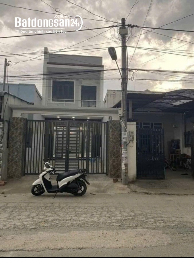Cuối năm thiếu tiền nhập hàng tôi cần bán gấp căn nhà Đinh Đức Thiện, Bình Chánh