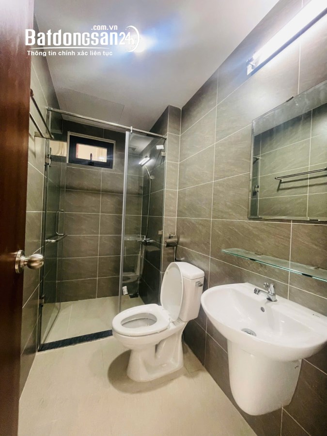 Shophouse Green River, Quận 8. Giá: 5,9 tỷ. DT: 7x10m. Sổ hồng sở hữu lâu dài.