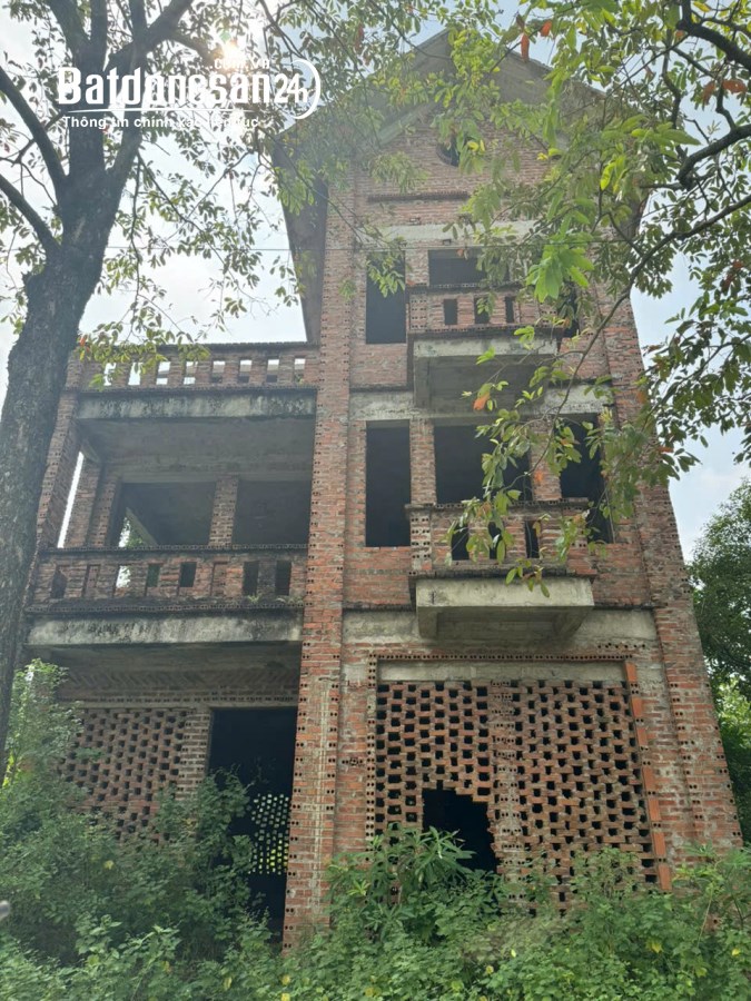 Bán nhà xây thô, sổ đỏ sang tên ngay KDT Hà Phong, Tiền Phong, Mê Linh, HN. 304m, giá