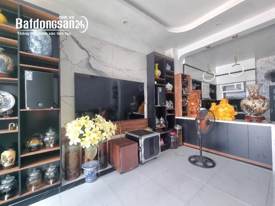 BÙI XƯƠNG TRẠCH, LÔ GÓC - Ô TÔ ĐỖ CỬA - CÁCH PHỐ 30M - 4 NGỦ ĐỦ CÔNG NĂNG