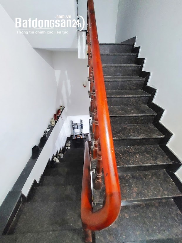 (Thủ Đức)bán gấp nhà đẹp căn góc Ngô Chí Quốc 52m2(5x10),4tầng, 4.2tỷ