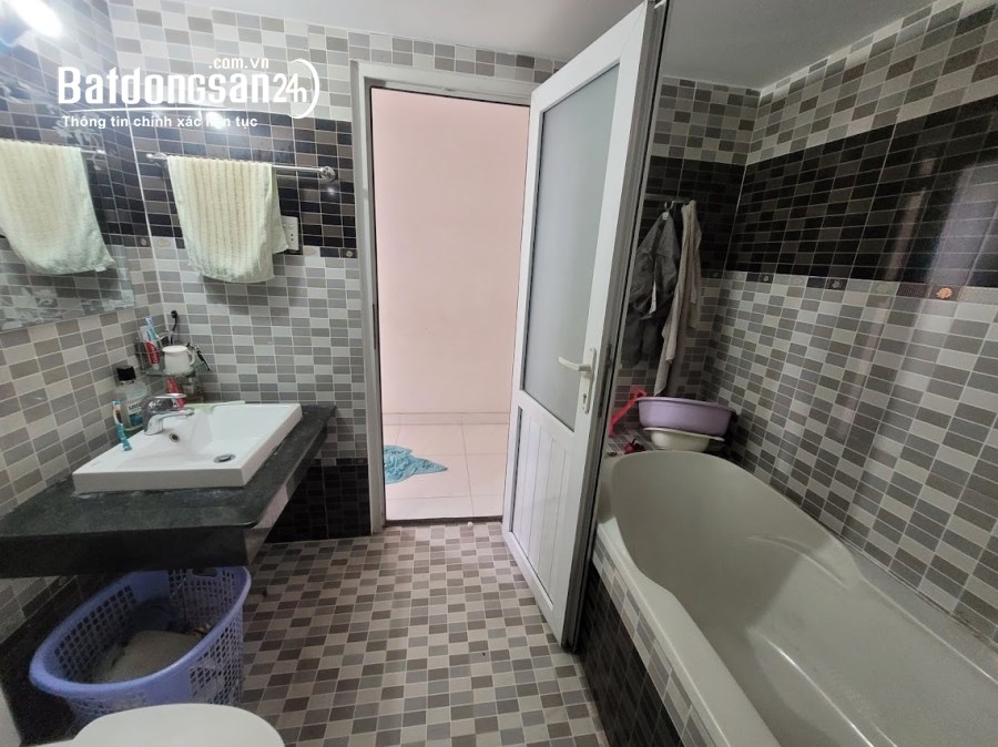 bán nhà rẻ hxh cực đẹp,Tỉnh Lộ 43,sau trường Tiểu học Bình Chiểu,148m2 4tầng,5.9tỷ.