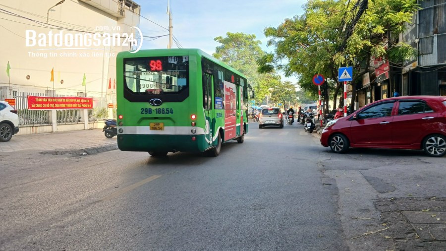 Bán nhà cấp 4 mặt phố Đức Giang, khu đông dân, kinh doanh sầm uất, 75m2 giá 13 tỷ