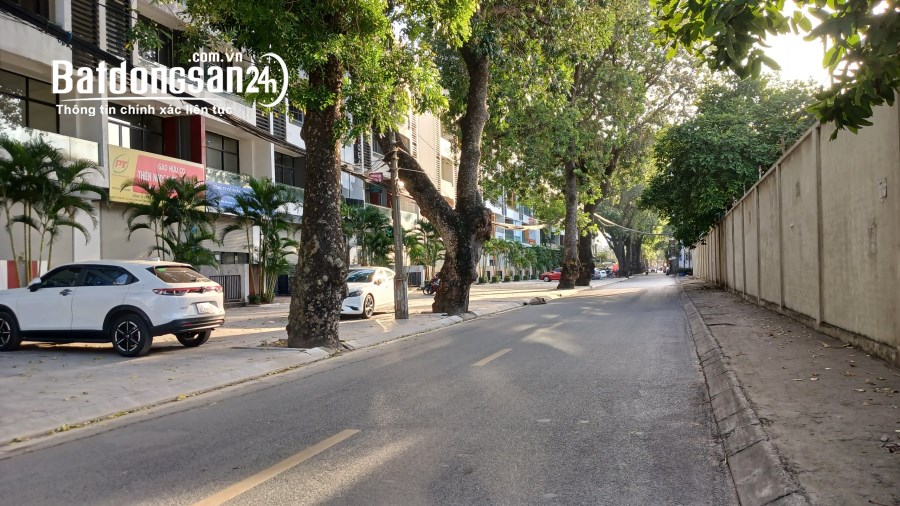 Bán đất Đức Giang, gần trường gần chợ, vừa ở vừa KD, dịch vụ, làm VP. 60m2 ~ 10,9 tỷ