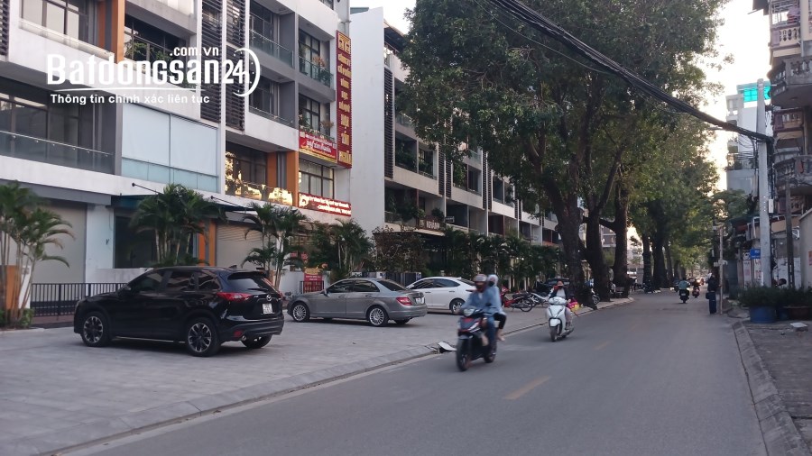 Bán đất Đức Giang, gần trường gần chợ, vừa ở vừa KD, dịch vụ, làm VP. 77m2 ~ 15,5 tỷ