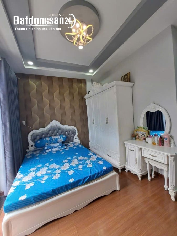 Bán nhà mặt tiền TÂN QUY, GẦN LOTTE Quận 7, 2 tầng, SHR 42.5m2, chỉ 8tỷ5 TL.