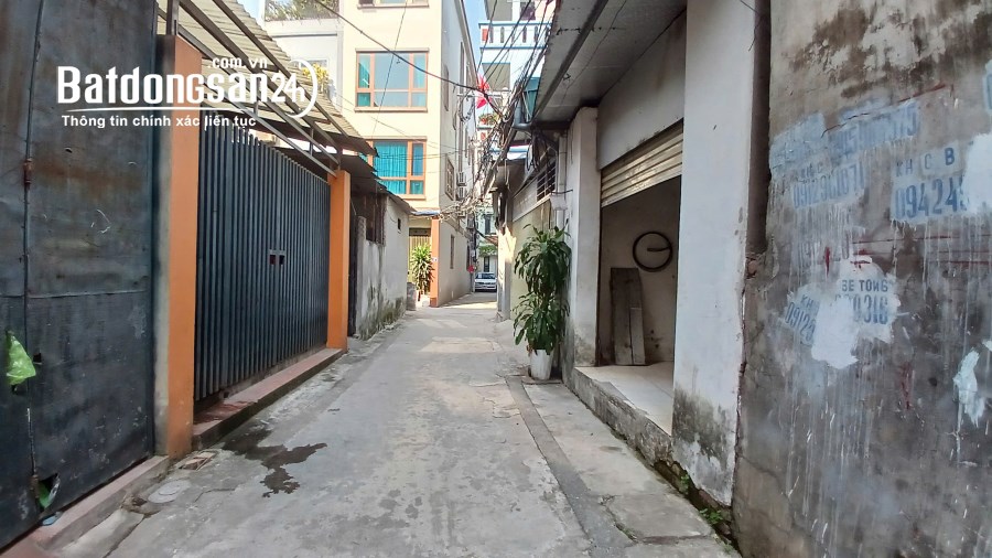 Bán đất phố Trạm, Q.Long Biên. Vị trí trung tâm, gần Aeon, ô tô vào đất, 55m2 ~ 6 tỷ