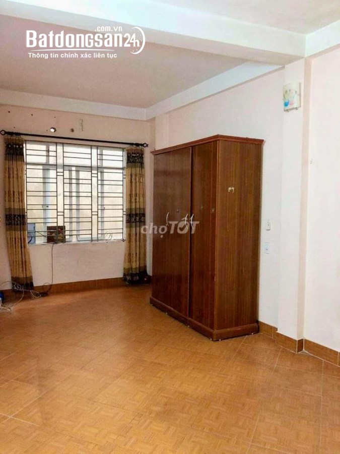 Nhà ngõ 234 đường Hoàng Quốc Việt, Diện tích 40m2 xây 5 tầng, đường rộng 6m 