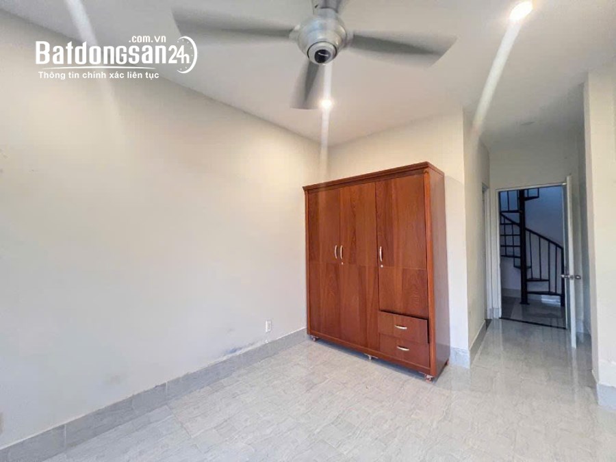 Bán nhà hxh Huỳnh Tấn Phát, Phường Phú Thuận, Quận 7, 8tỷ8 TL.