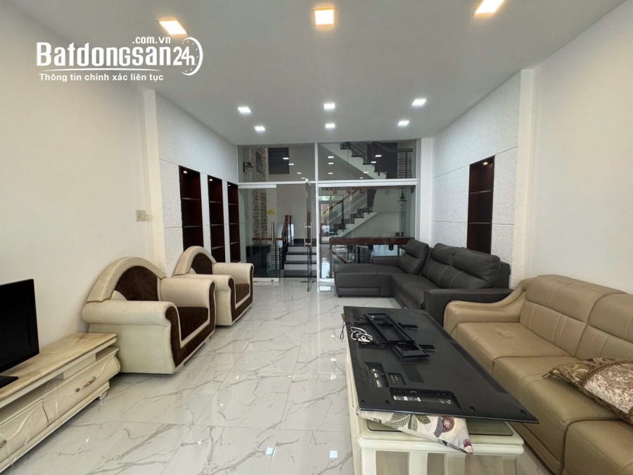 Cần tiền bán nhà MT đường số 79, Tân Quy, Quận 7